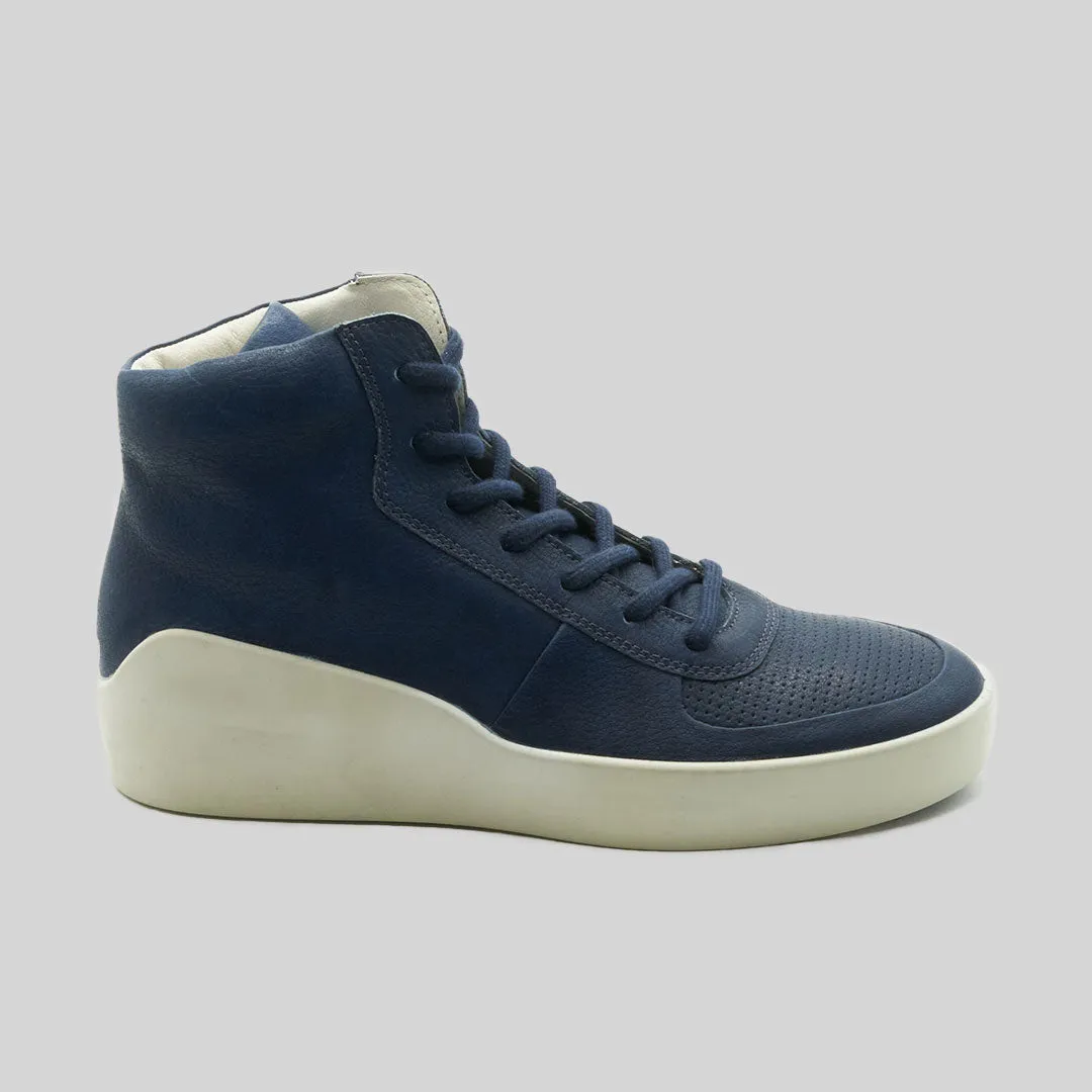 AIKO soft DARK BLUE / WHITE (Sample) Size 37