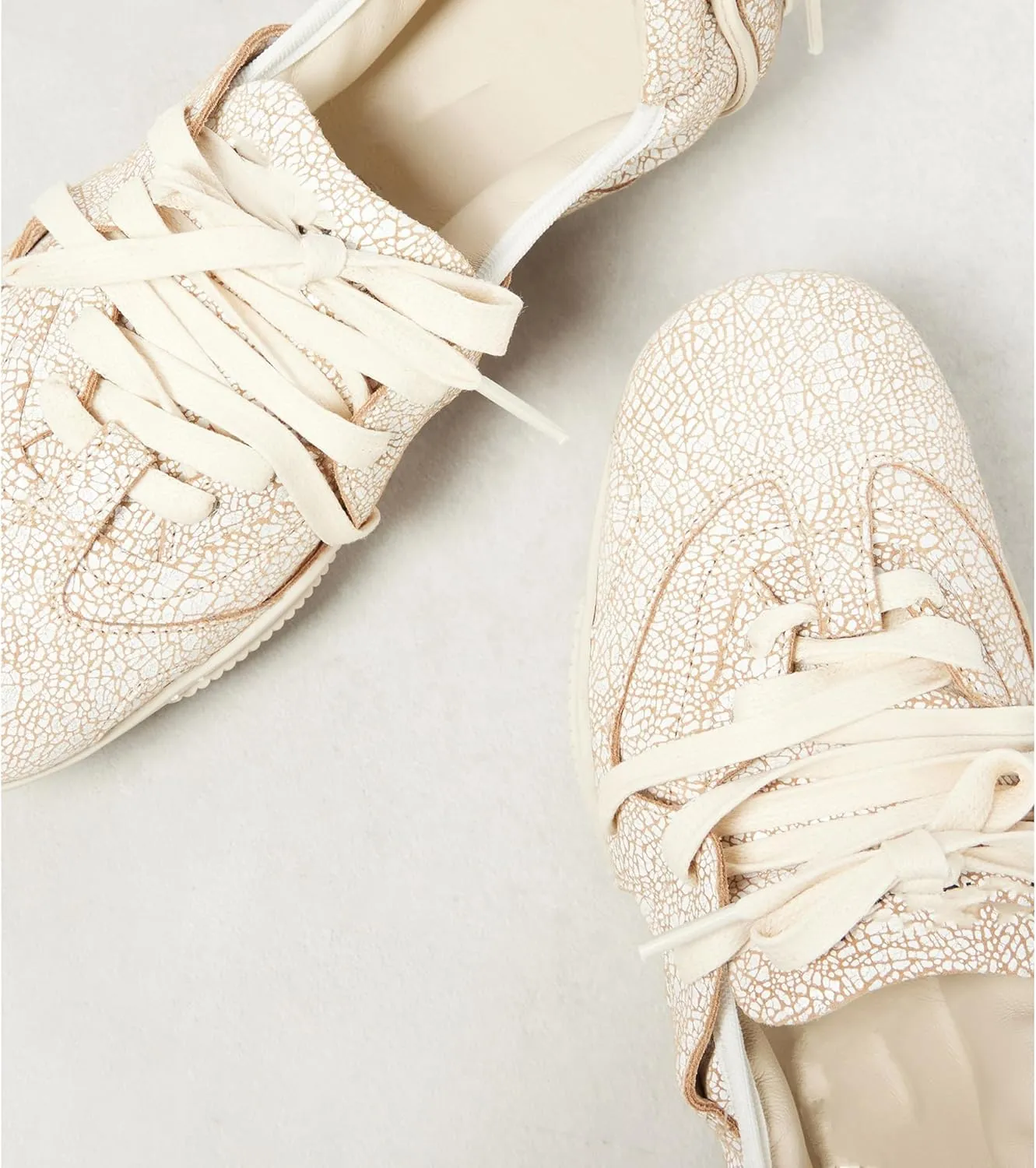 Arqa Women's Lace-up Leather Casual Sneakers Ballet Silhouette Crafted in Leather Cracked Finish Decorative Lacing Back Flat Sneakers Comfortable Outgoing Tennis Walking Shoes