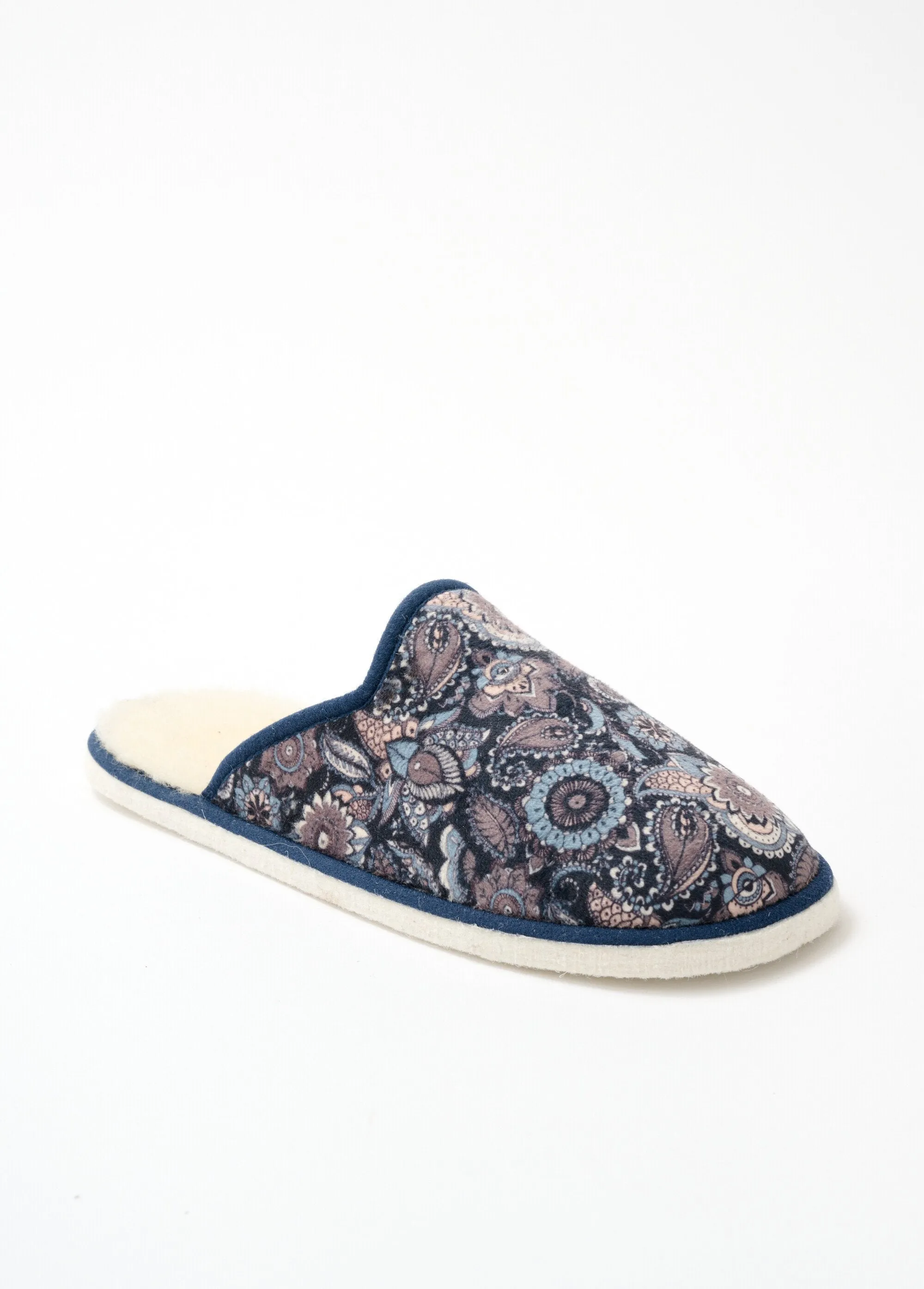 Comfortable width mule slipper with wool lining