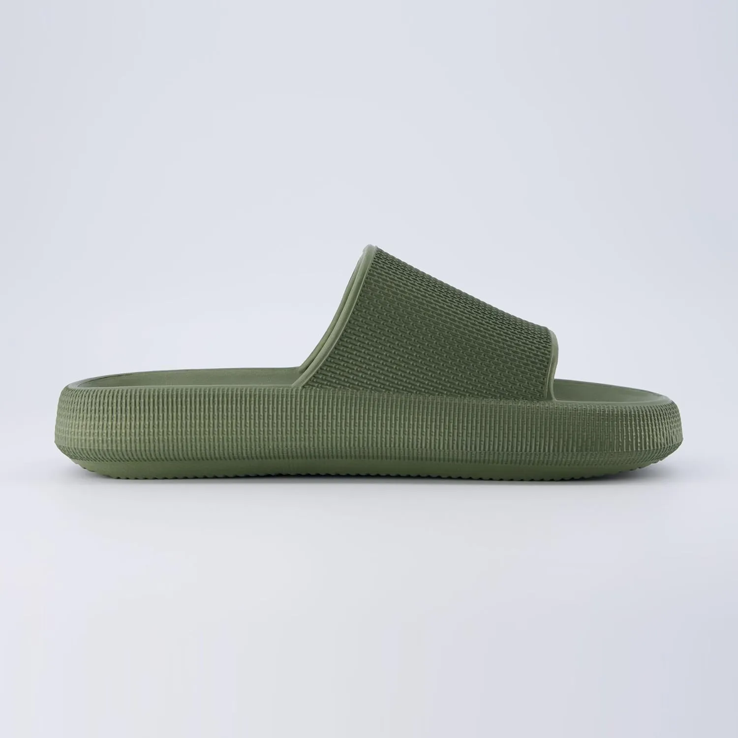 CUSHIONAIRE Men's Feather cloud recovery pool slide with  Comfort