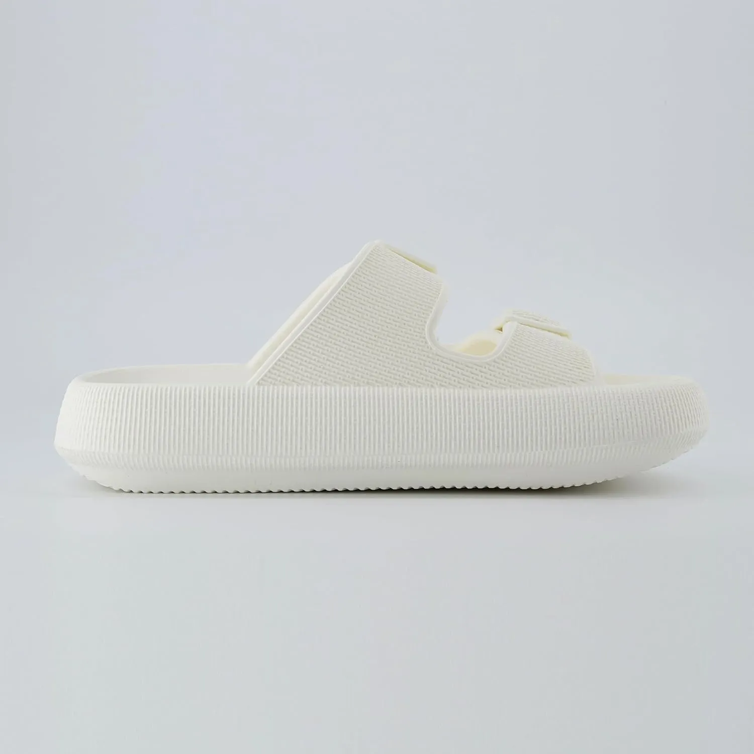 CUSHIONAIRE Women's Fame recovery cloud slide with  Comfort