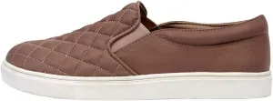 CUSHIONAIRE Women's Reena Comfort Quilted Sneaker