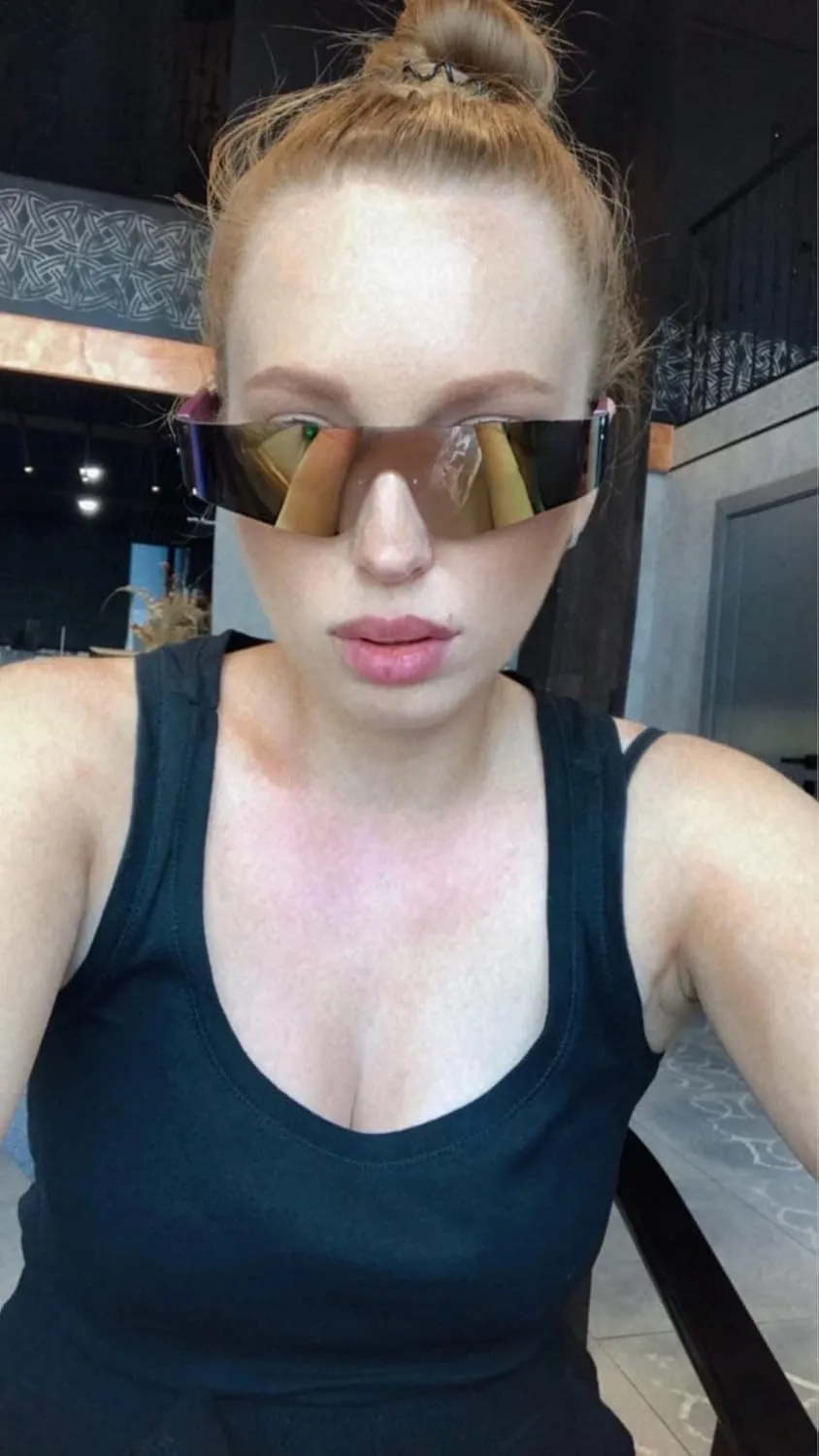 FEISEDY Futuristic Visor Punk Sunglasses Rimless One Piece Goggles Miorred Shades Women Men B2927