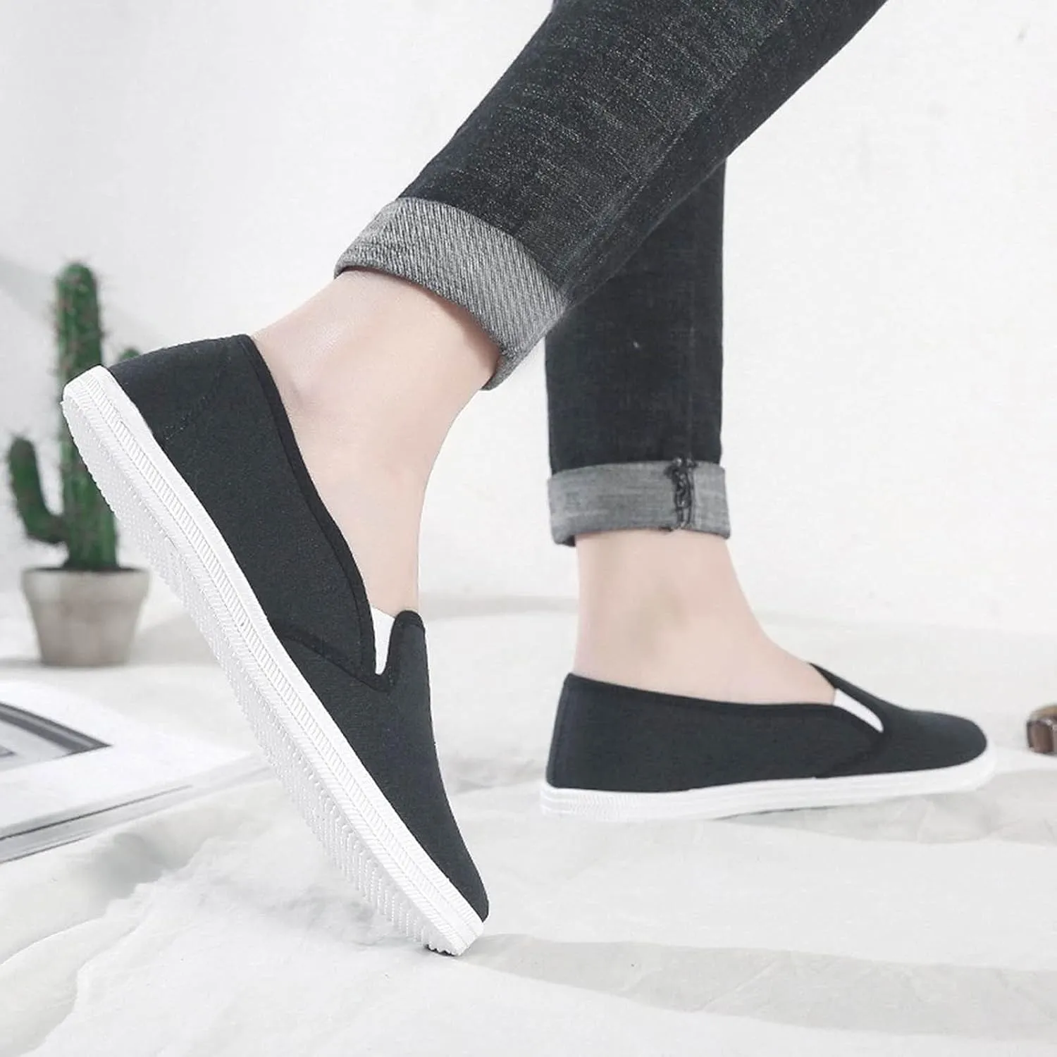 Hbeylia Women's Low Top Canvas Shoes Fashion Slip On Flats Casual Breathable Lightweight Loafers Comfortable Play Sneakers Boating Shoes for Work Nurse Beach Travel Hiking Walking Shoes