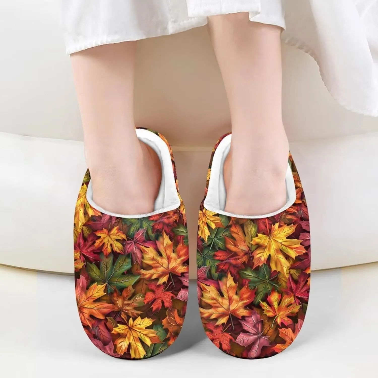 Howilath Maple Leaves Print Unisex Big Kids Little Kids Slippers with Non-slip Rubber Sole for Big Boys Girls