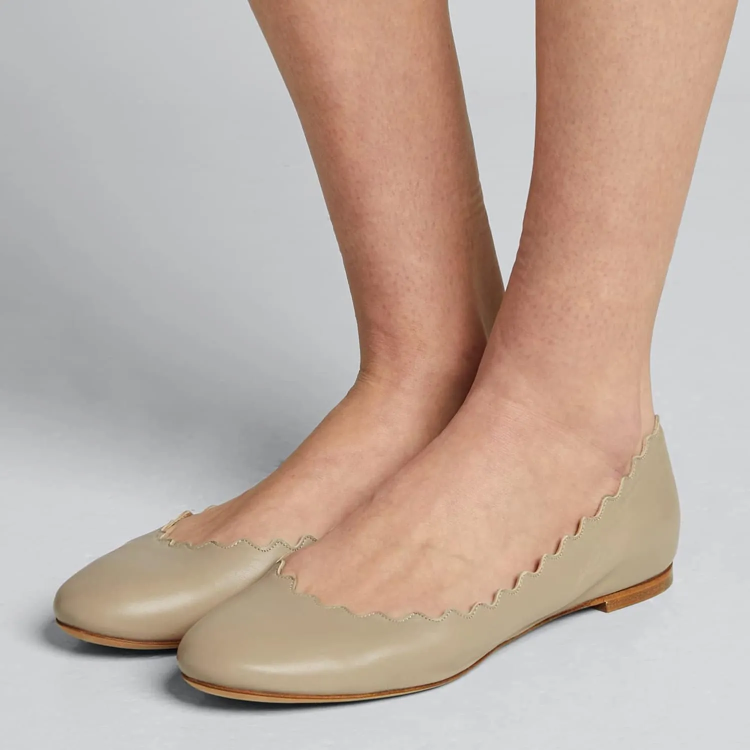 LEHOOR Women Closed Round Toe Flats Slip On Ballet Flats Casual Flat Shoes Comfort Flat Heel Dress Shoes Office Party Office Ladies Drive Flats Walking Street Classic Chic 4-11 M US