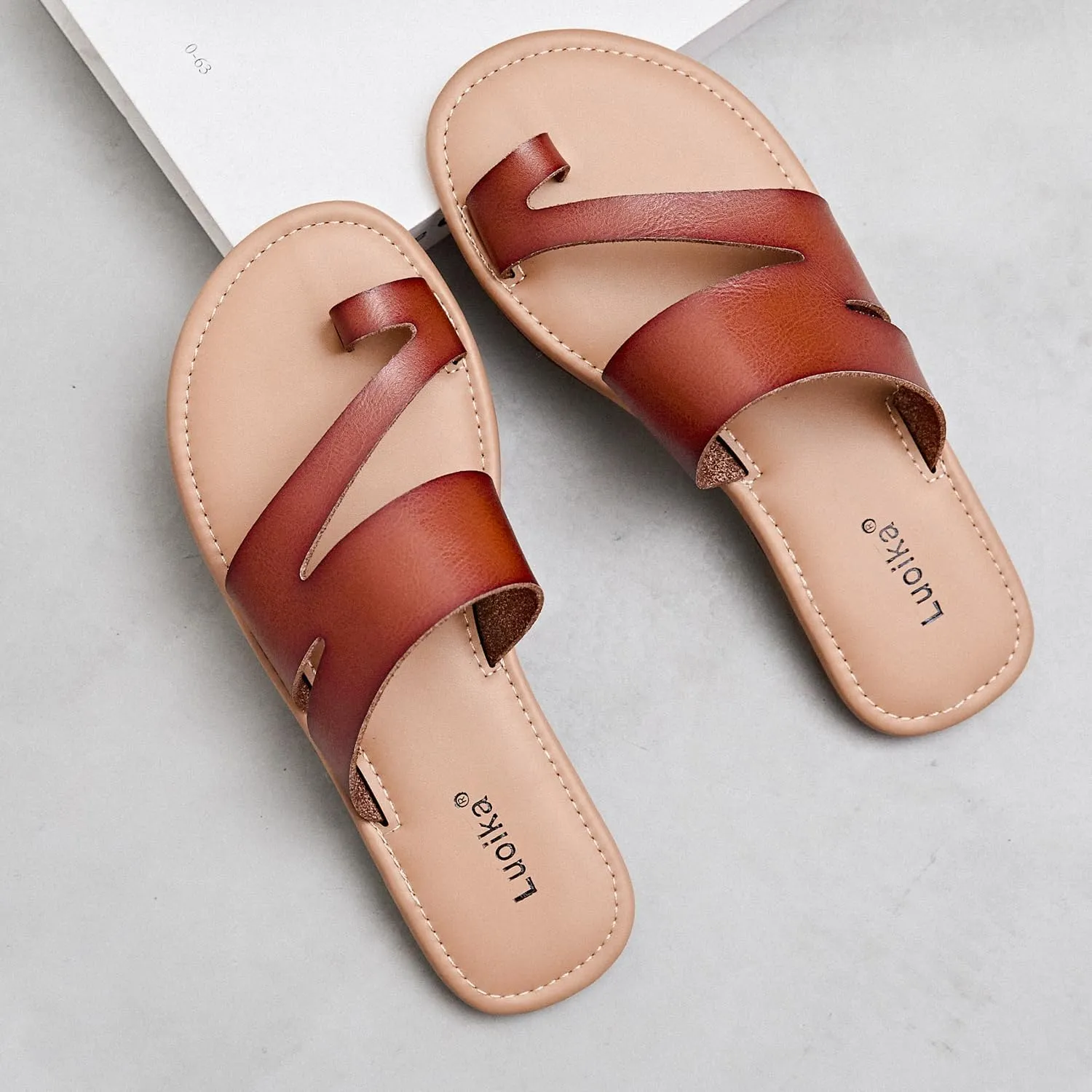 Luoika Women's Wide Width Flat Sandals, Flip Flop Slides Sandal Casual Strapy Sandal Slip on Summer Beach Shoes for Women.
