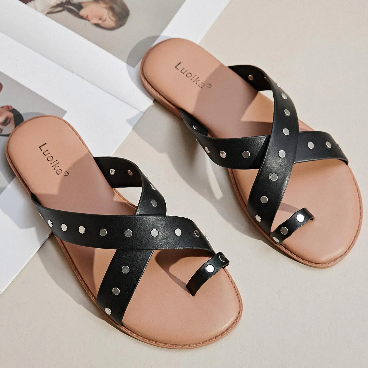 Luoika Women's Wide Width Flat Sandals, Flip Flop Slides Sandal Casual Strapy Sandal Slip on Summer Beach Shoes for Women.