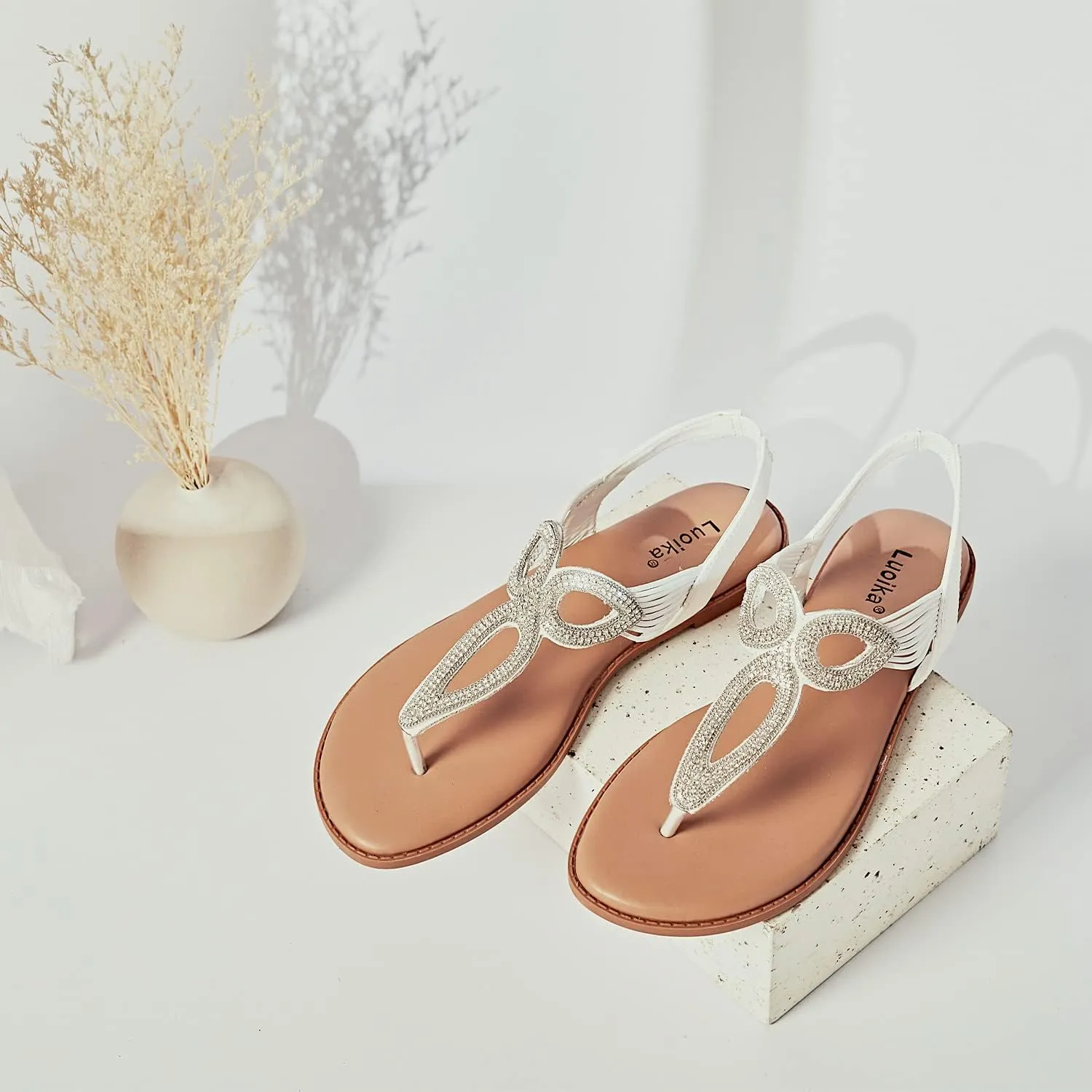 Luoika Women's Wide Width Flat Slides Sandals, Flip Flop Strappy Rhinestone Thong Sandals Comfortable Summer Beach Shoes for Women.