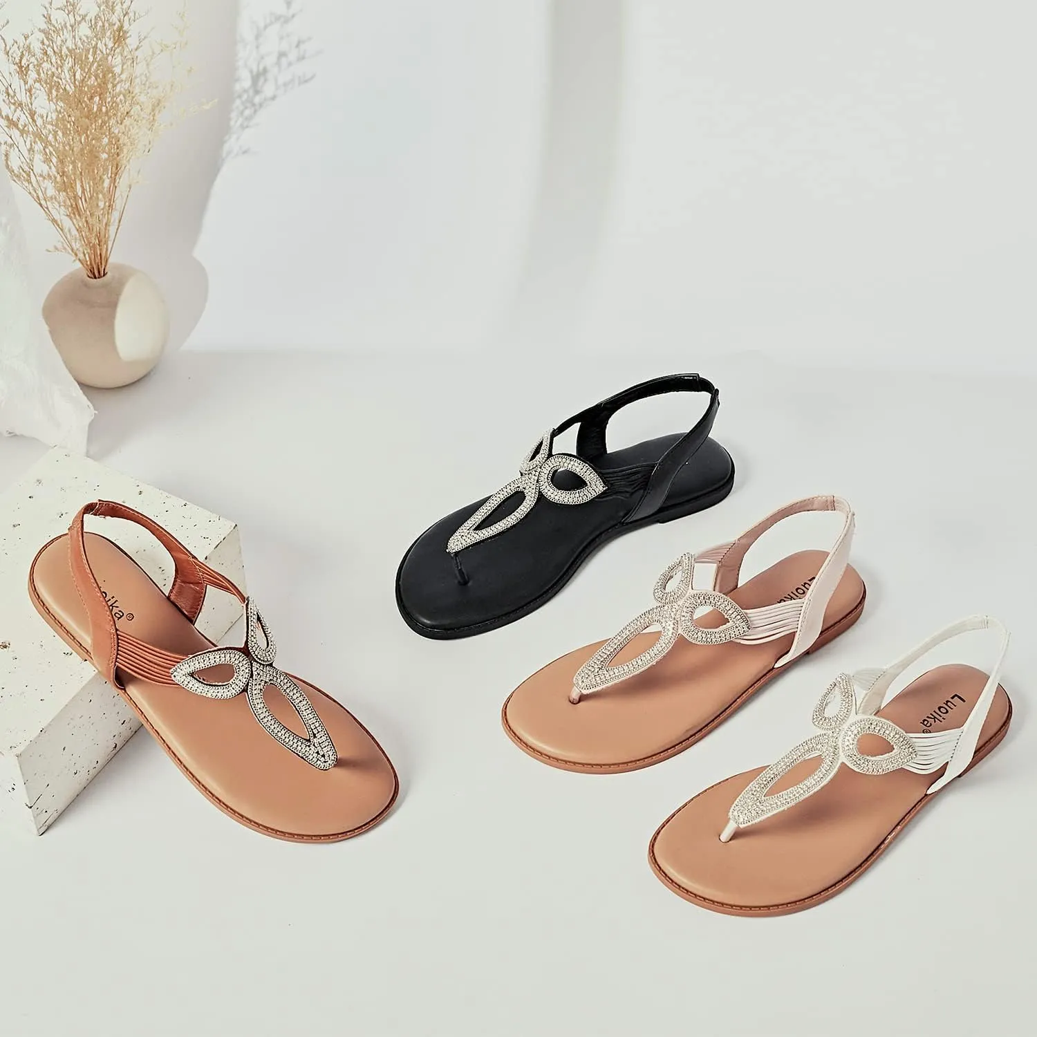 Luoika Women's Wide Width Flat Slides Sandals, Flip Flop Strappy Rhinestone Thong Sandals Comfortable Summer Beach Shoes for Women.