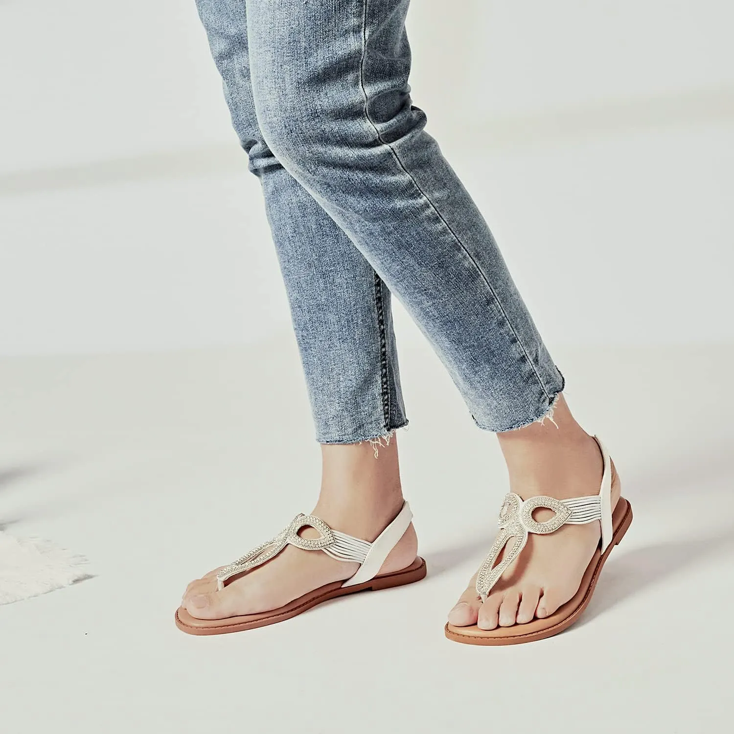 Luoika Women's Wide Width Flat Slides Sandals, Flip Flop Strappy Rhinestone Thong Sandals Comfortable Summer Beach Shoes for Women.