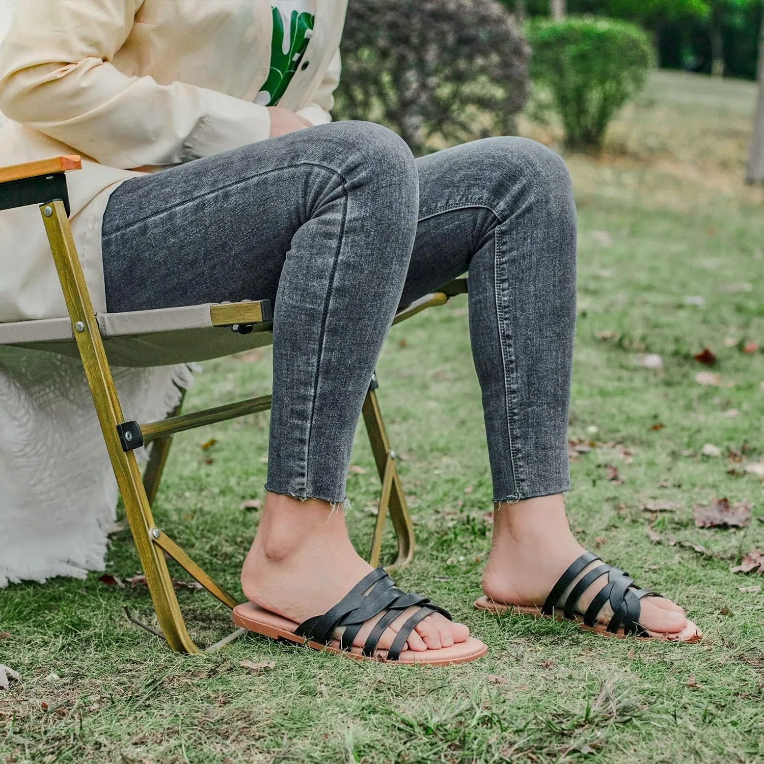 Luoika Women's Wide Width Flat Slides Sandals, Slip on Slide Sandal Casual Comfortable Summer Beach Shoes for Women.