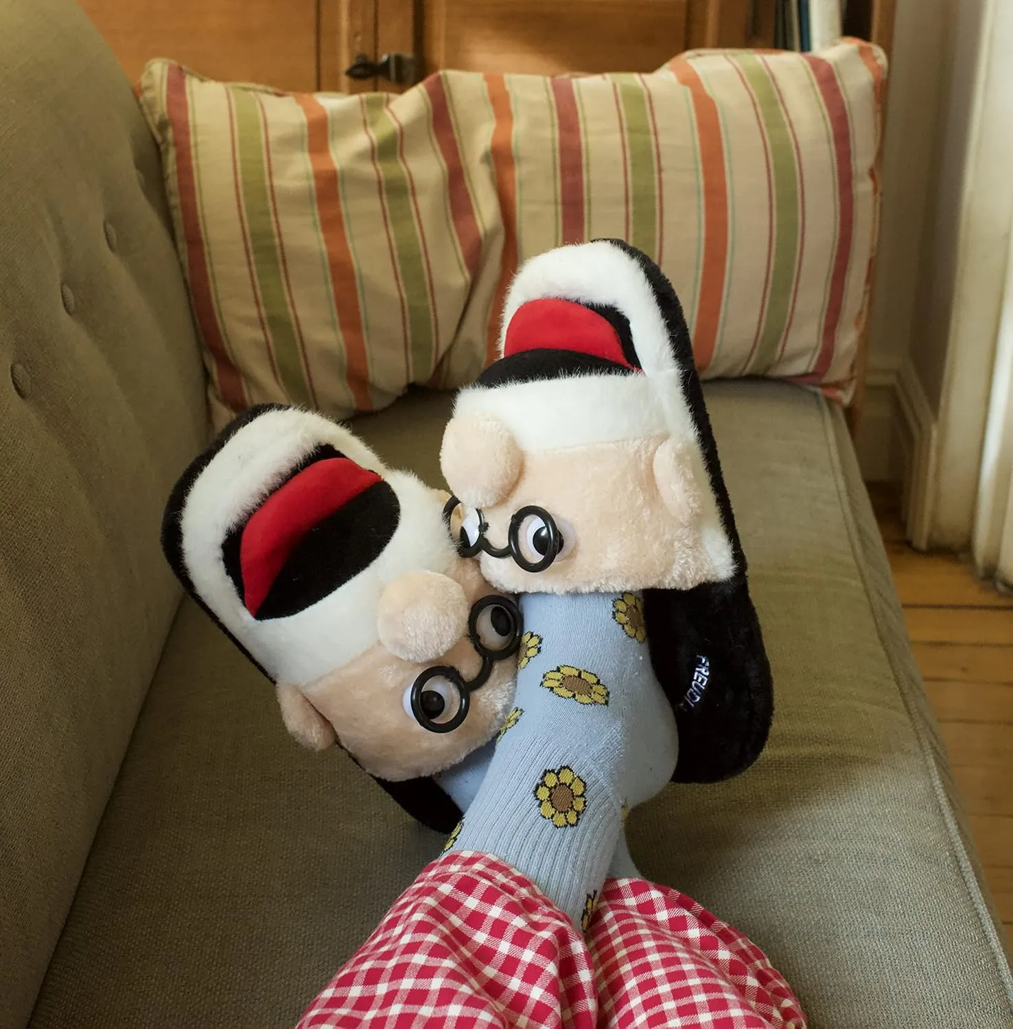 Medium Freudian Slippers - Comfy Plush Slip-On Footwear with Sigmud Freud's Head and a Comfortable Built in Sock Tongue Black