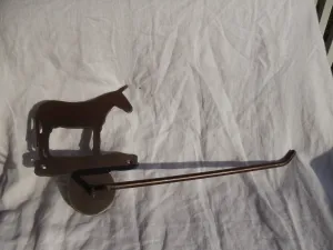Metal - Paper Towel holder - Wall mount