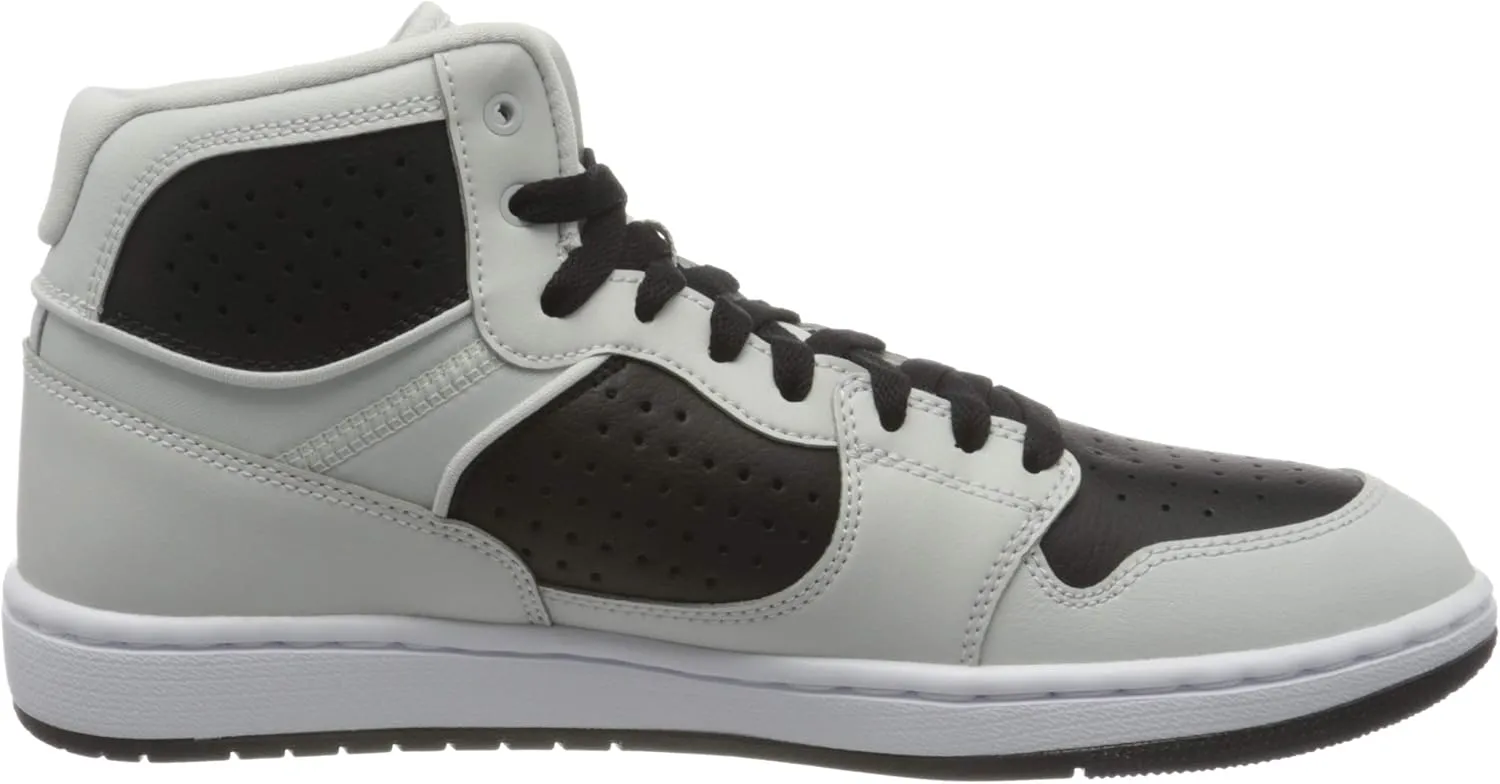 NIKE Men's Sneaker