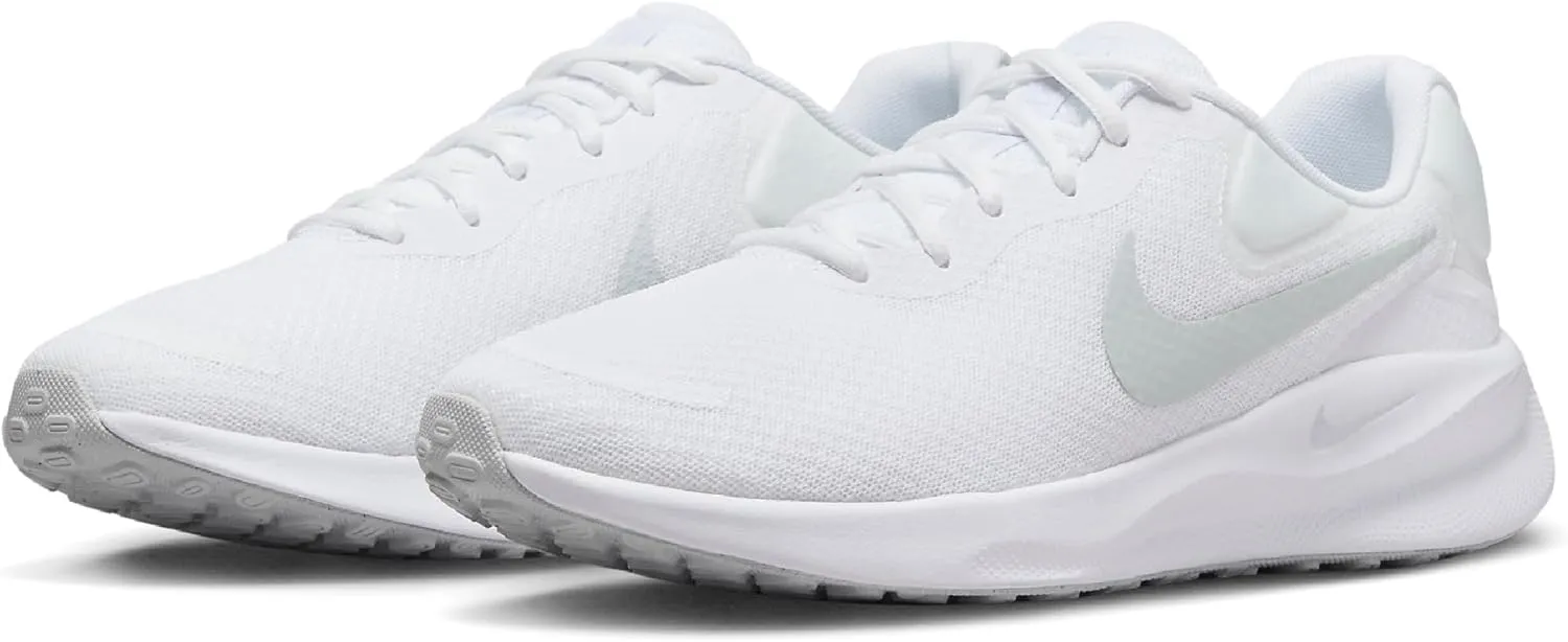 Nike Revolutin 7 Sneaker