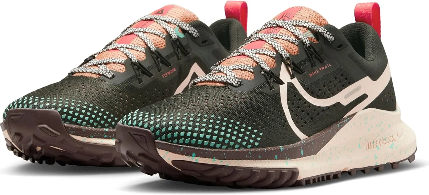 Nike Women's Sneaker, 7
