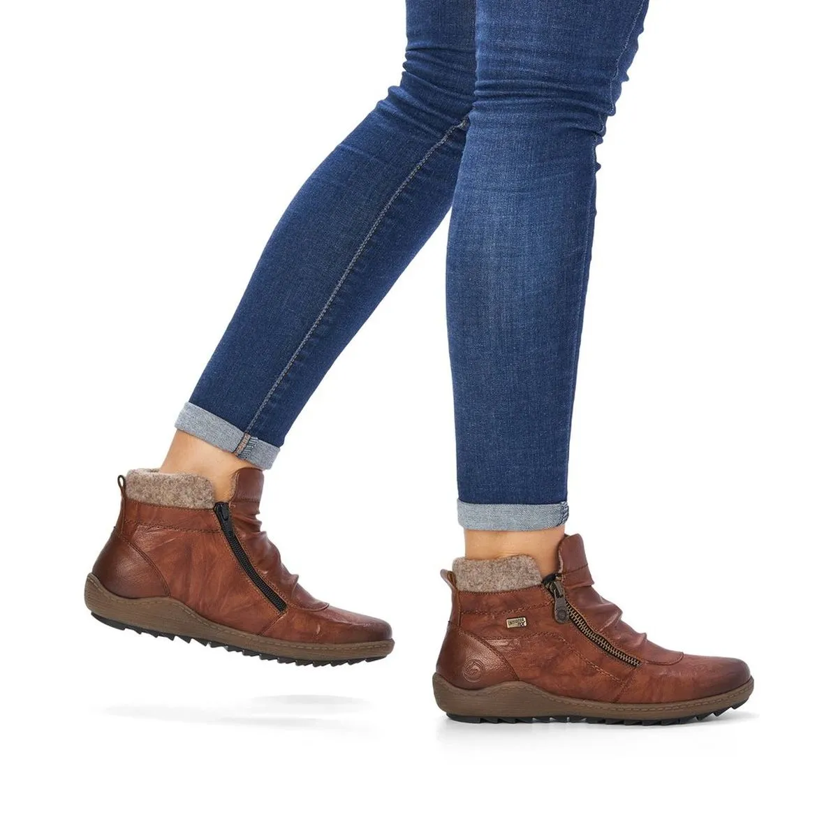 R1486 Zip Boot