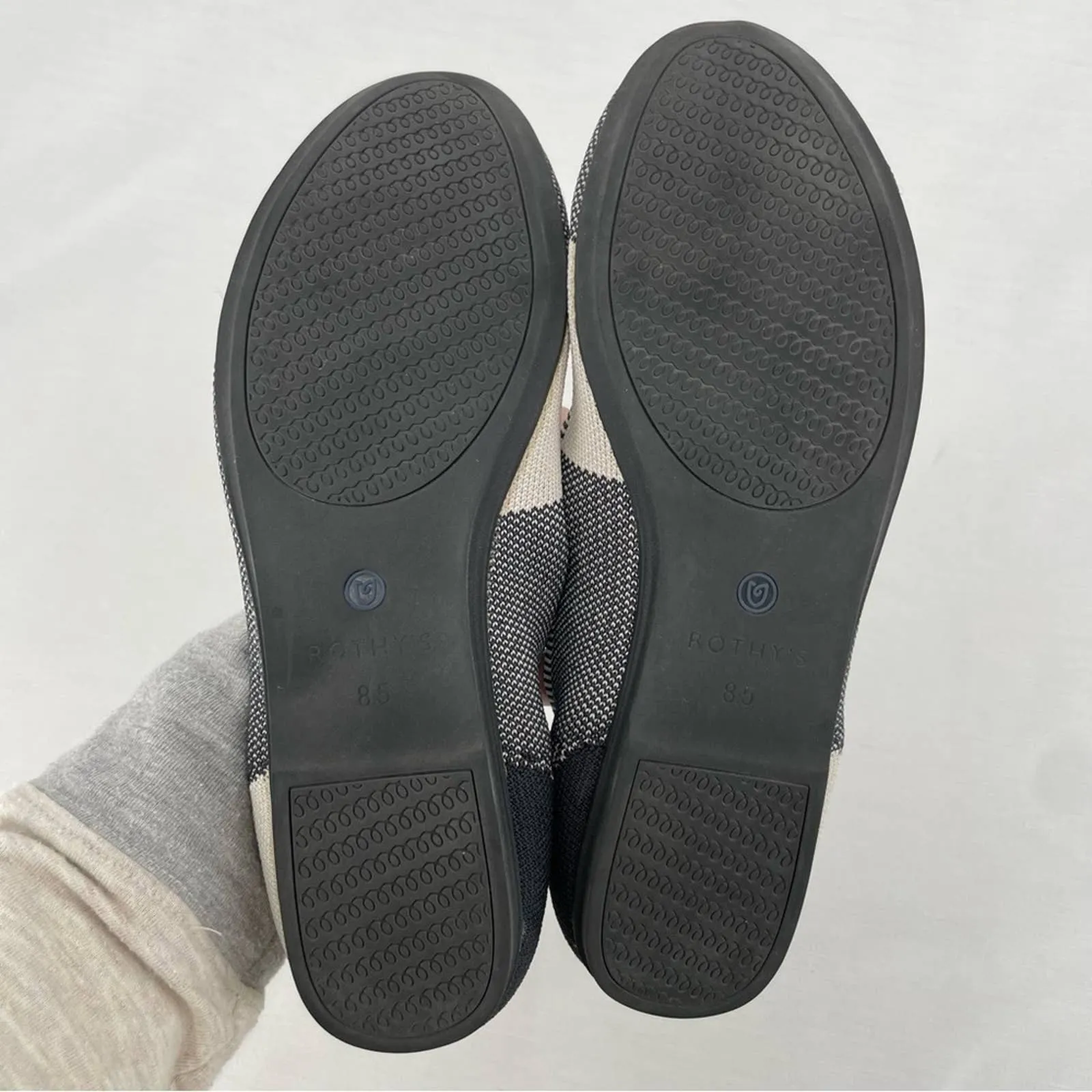 Rothy’s The Flat Captoe Black White Round Toe Shoes Balletcore Neutral Flats Size 8.5