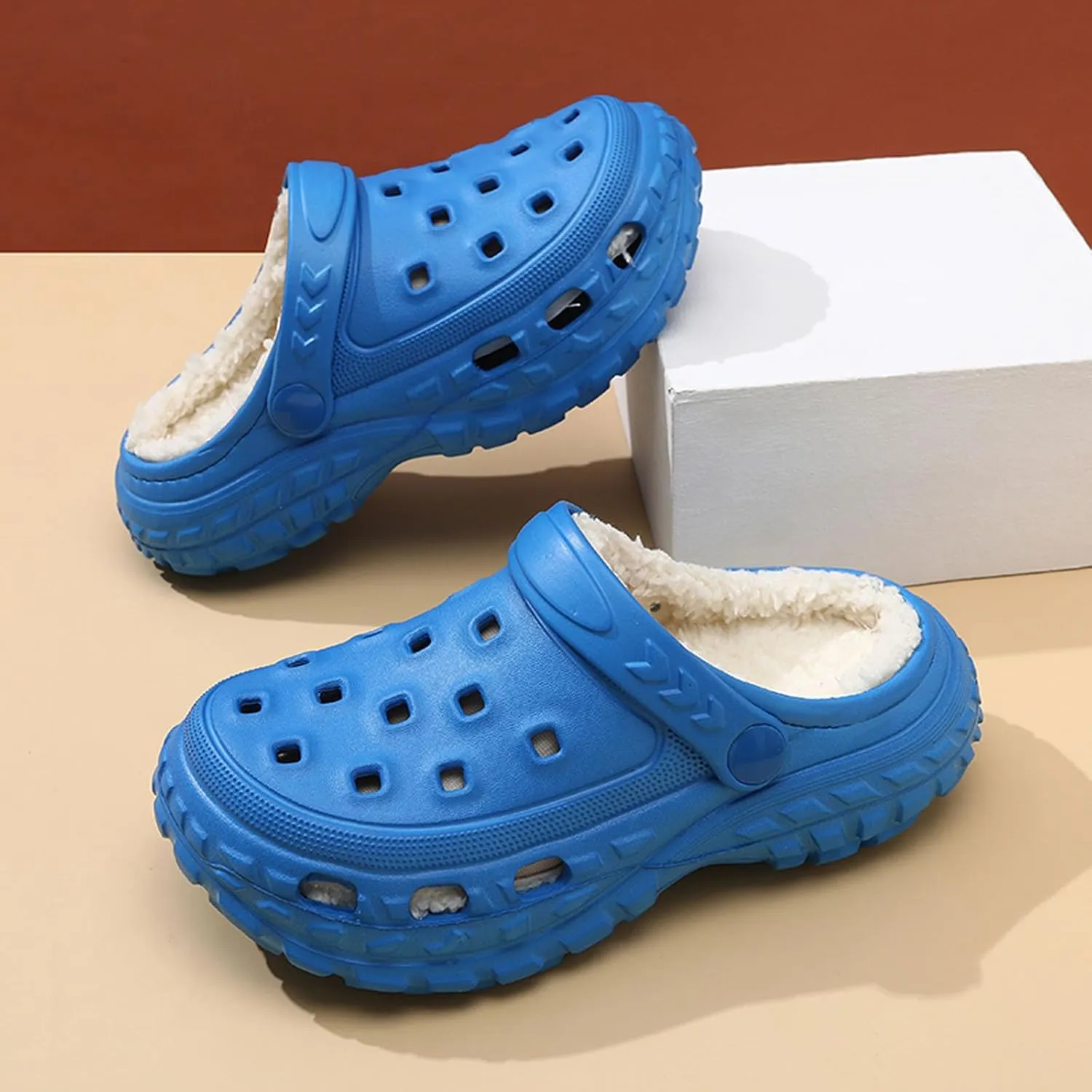 SECHRITE Boys Girls Fur Lined Clogs Garden Shoes for Kids Winter Fleece Lined Mules Indoor Outdoor Home House Slippers