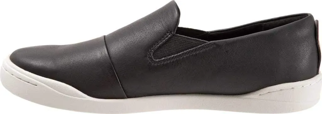 SoftWalk Women's Sneaker