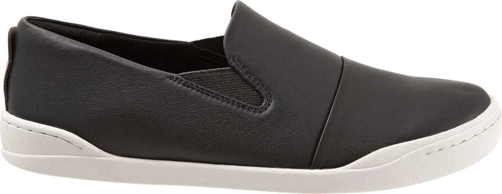 SoftWalk Women's Sneaker