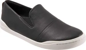 SoftWalk Women's Sneaker