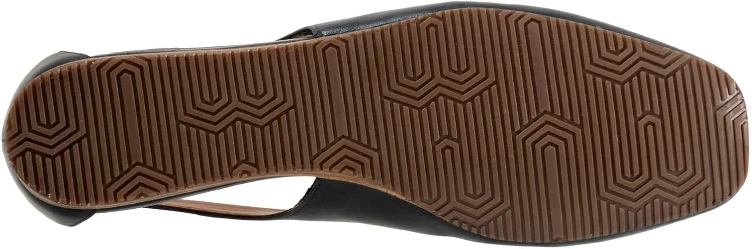 SoftWalk Women's Venice Ballet Flat