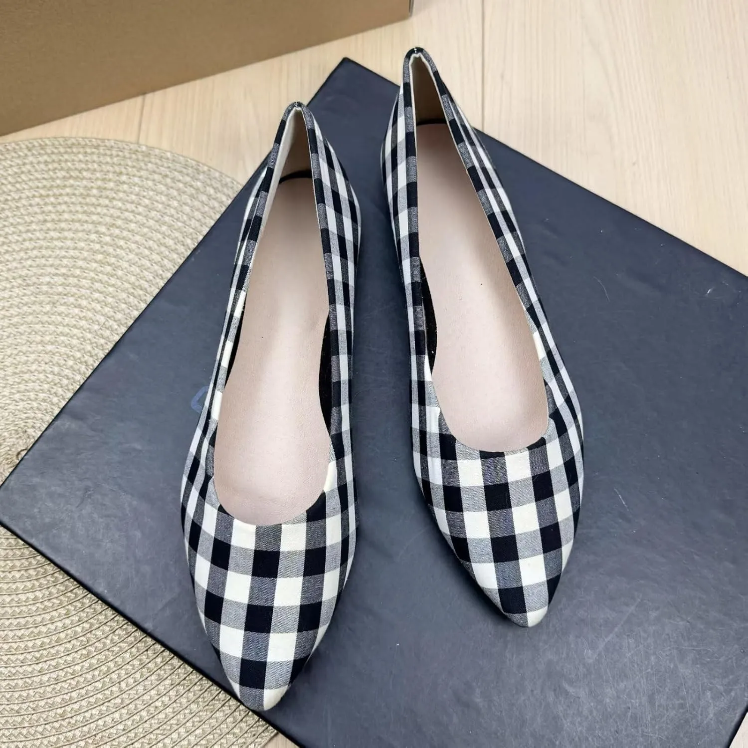 WENJIAZHIZHI Women's Checkered Pointy Toe Ballet Flats Comfortable Flat Shoes Elegant Female Slip-Ons