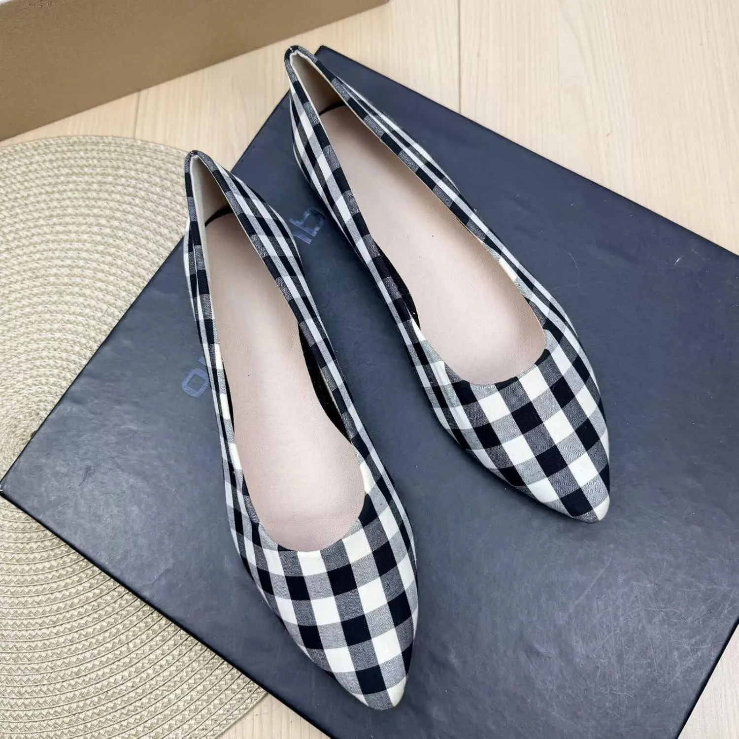 WENJIAZHIZHI Women's Checkered Pointy Toe Ballet Flats Comfortable Flat Shoes Elegant Female Slip-Ons