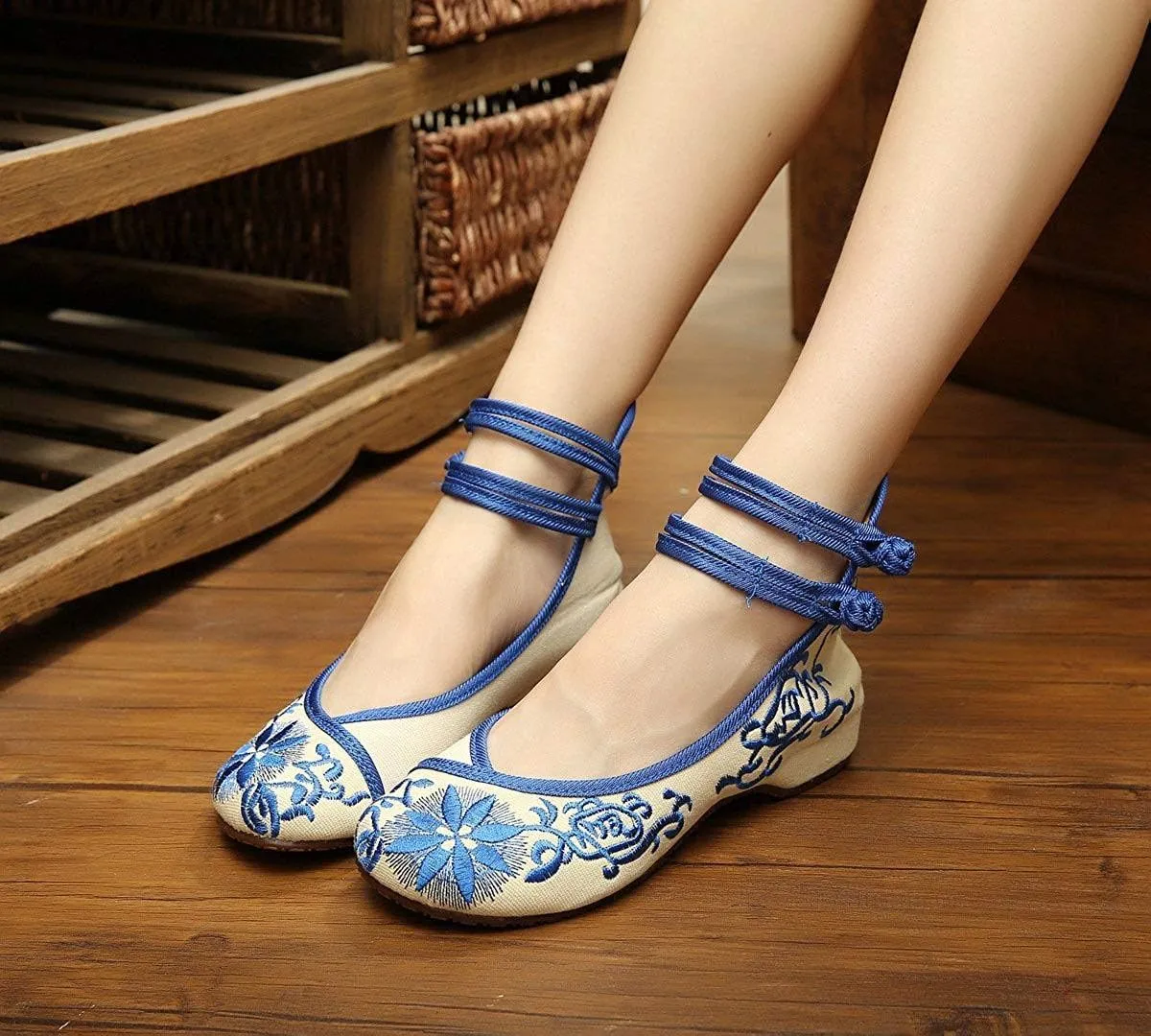 Women's Casual Flat Chinese Embroidered Floral Mary Jane Ballet Shoes