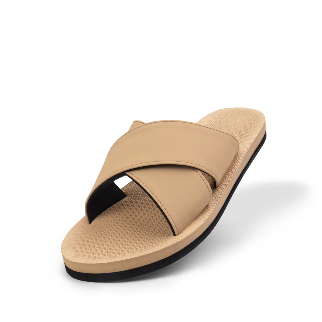 Women's ESSNTLS Cross Soil Light