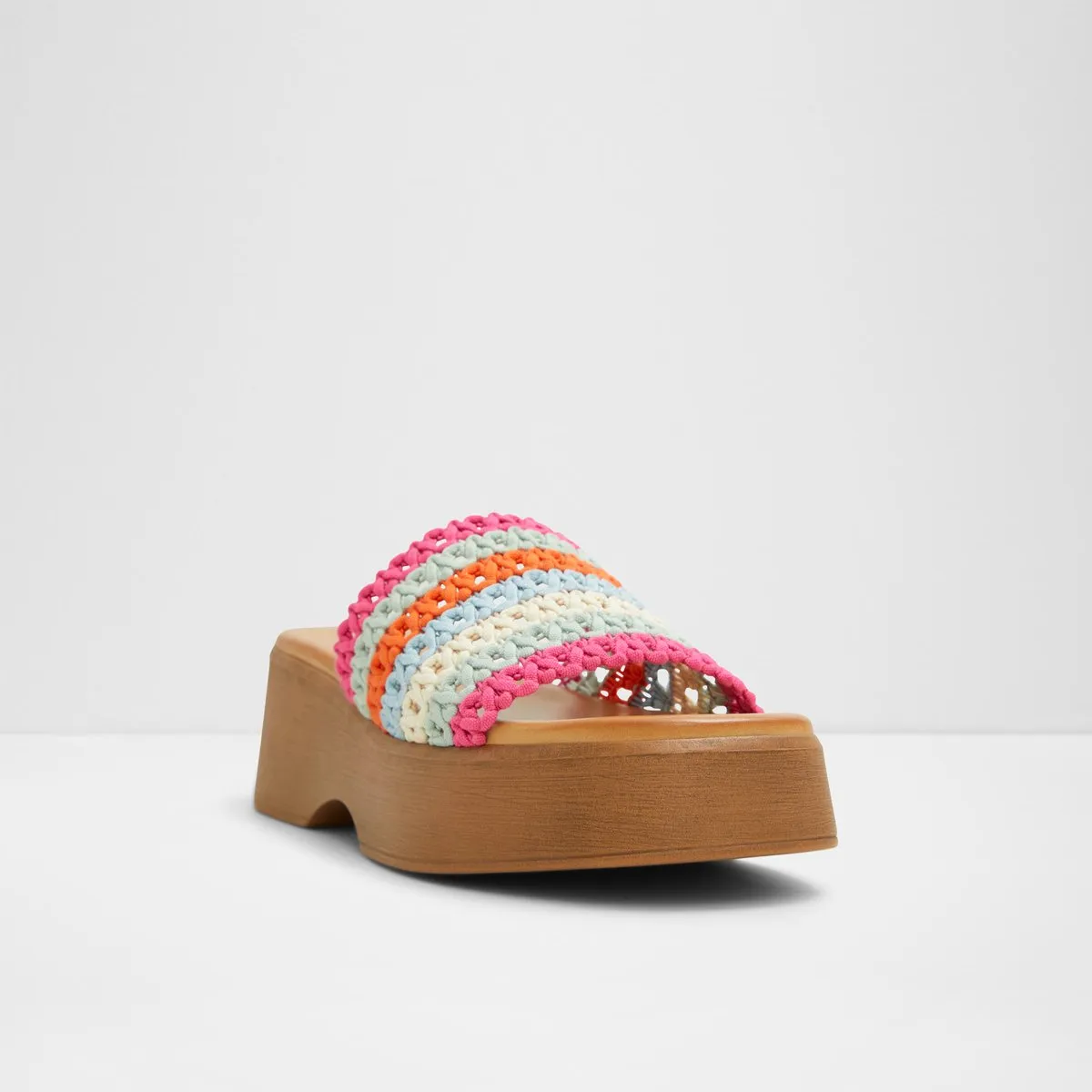 Yassu Wedge Sandals