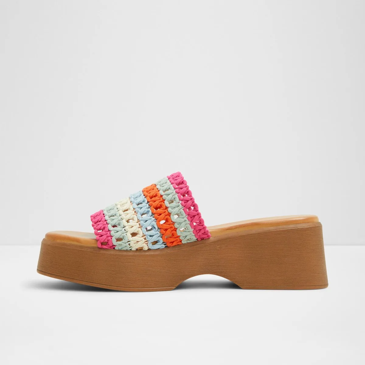Yassu Wedge Sandals